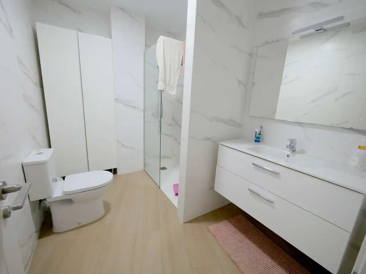 Badezimmer von Wohnung zum Verkauf in Arrecife mit Abstellraum