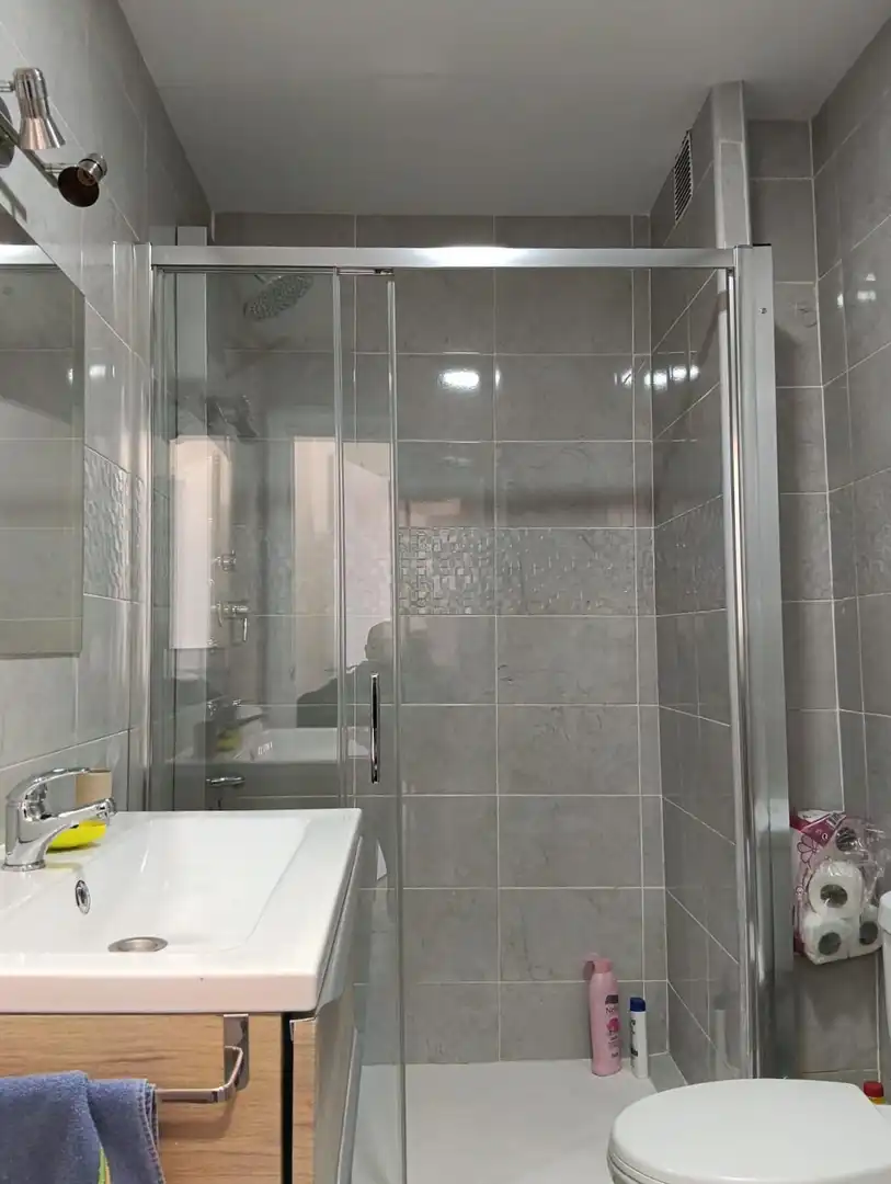 Baño de Piso de alquiler en Maracena con Calefacción, Terraza y Trastero