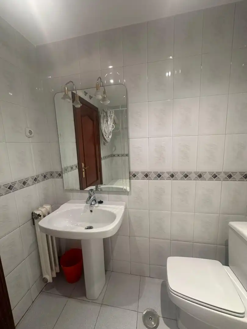 Baño de Piso en venta en León Capital  con Calefacción, Terraza y TV