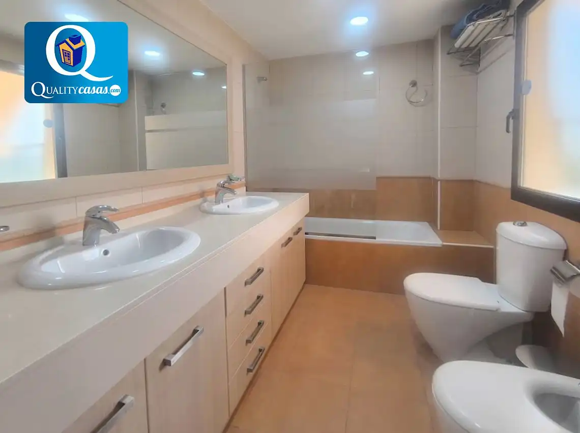 Baño de Casa o chalet en venta en Mutxamel con Aire acondicionado, Calefacción y Terraza