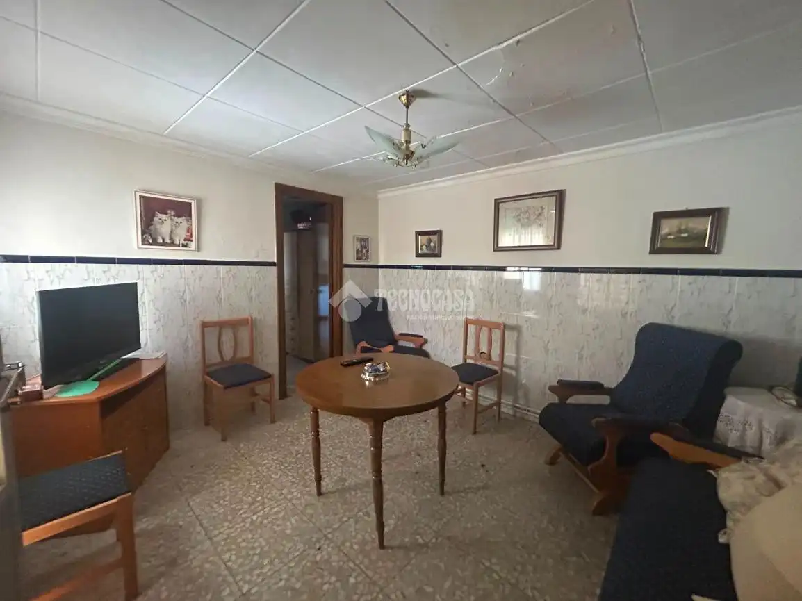 Sala d'estar de Casa adosada en venda en Puertollano