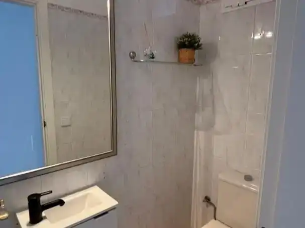 Baño de Piso de alquiler en El Rosario con Piscina y Balcón