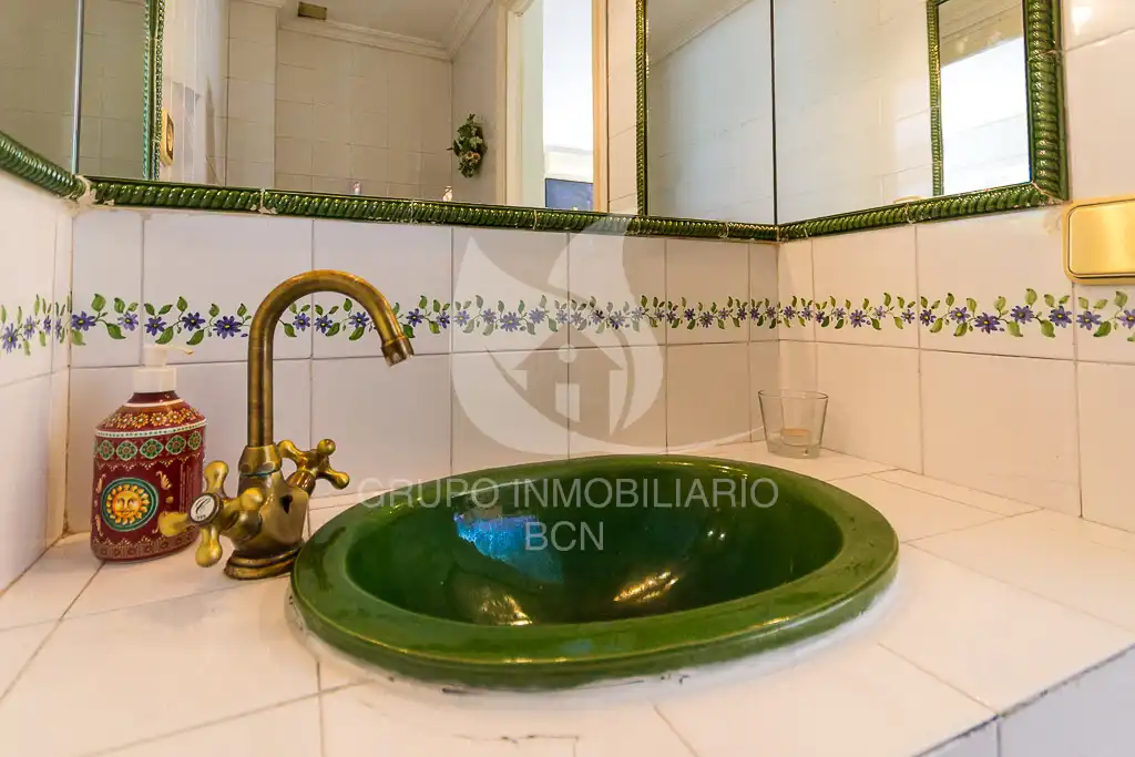 Bathroom of Houses for sale in Montcada i Reixac  with Air Conditioner, Heating and Terrace