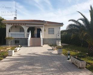 Vista exterior de Casa o xalet en venda en Fuensalida amb Piscina