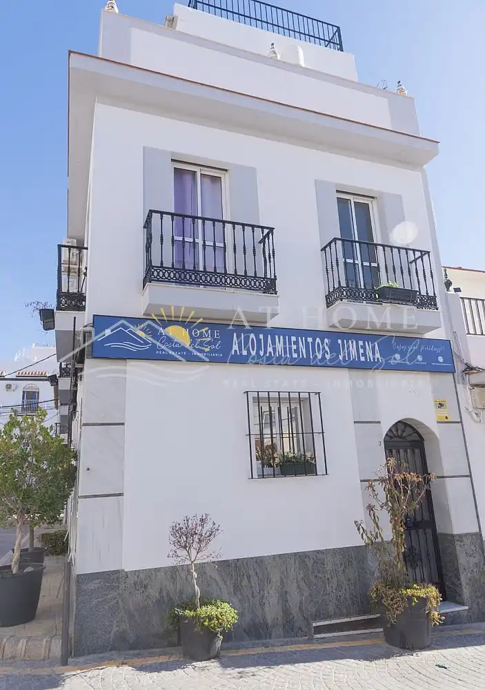 Vista exterior de Casa o chalet en venta en Nerja con Terraza y Horno