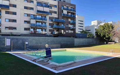 Swimming pool of Flat for sale in Sabadell  with Air Conditioner, Heating and Terrace