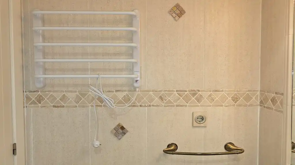 Badezimmer von Wohnung zum Verkauf in Valencia mit Klimaanlage, Möbliert und Ofen