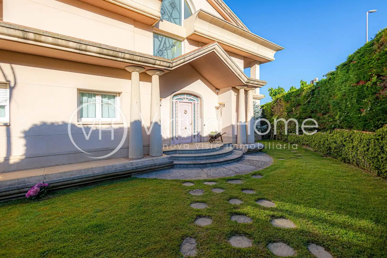 Chalet con piscina en venta en Santa Susanna, imagen 3
