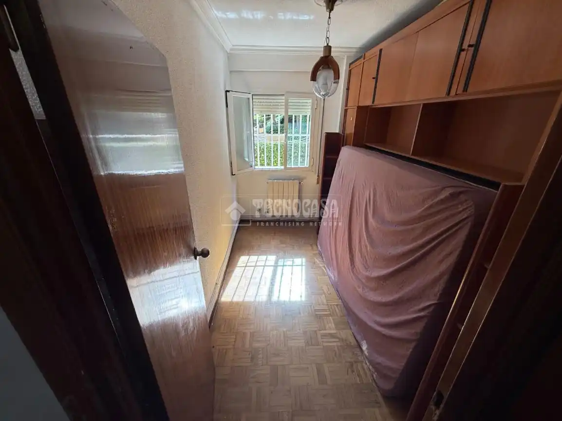 Bedroom of Flat for sale in Madrid