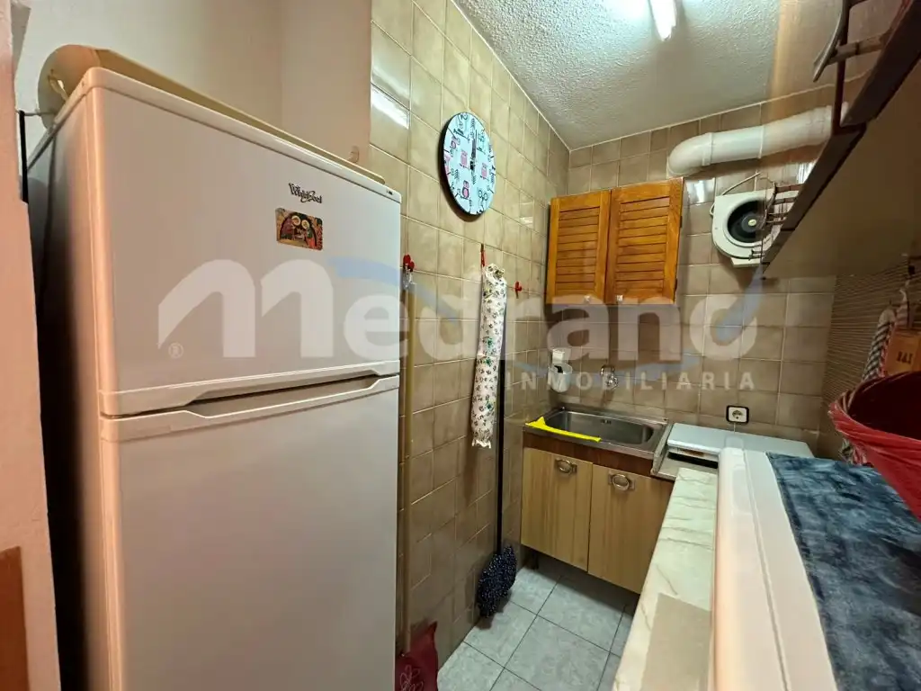 Cocina de Estudio en venta en Benidorm con Jardín privado, Piscina y Piscina comunitaria
