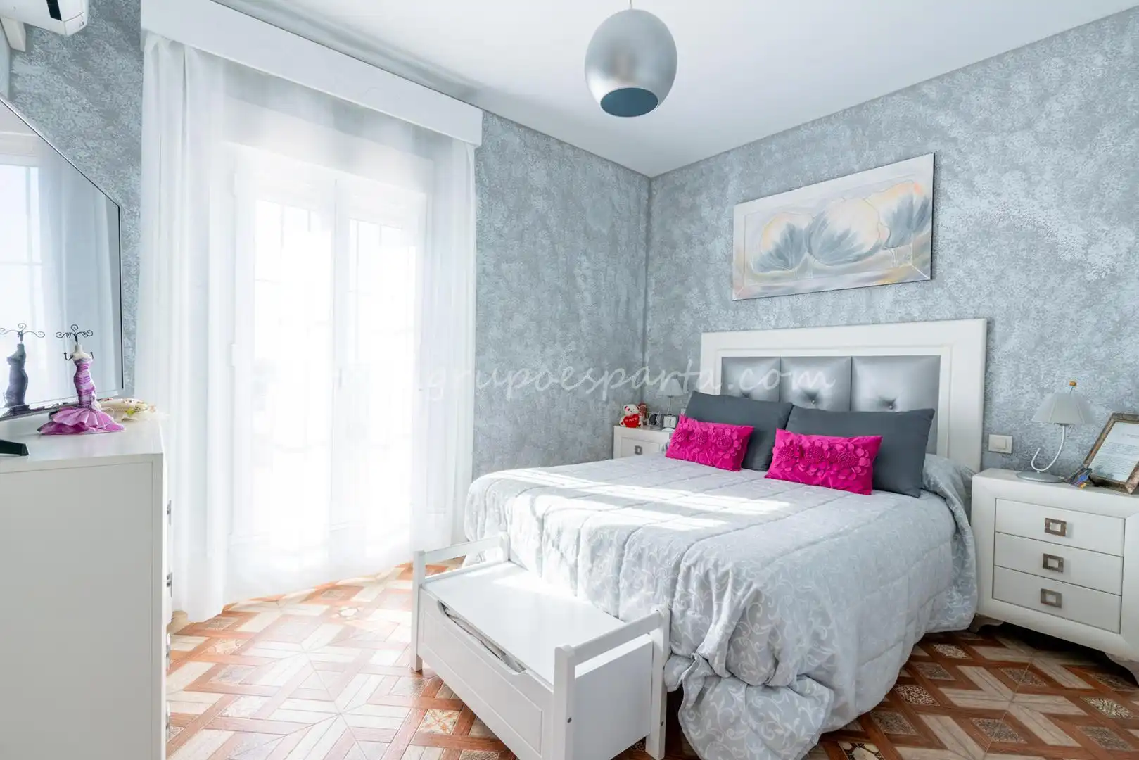 Dormitori de Casa adosada en venda en Huévar del Aljarafe amb Aire condicionat, Jardí privat i Traster
