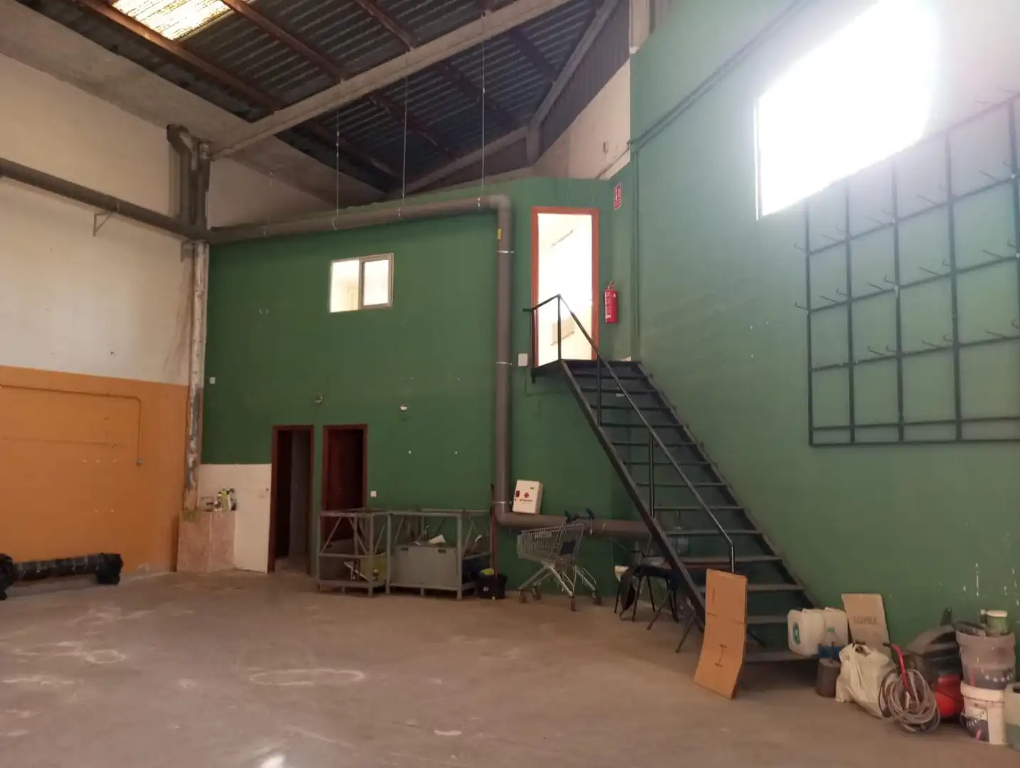 Industrial building to rent in Aldaia