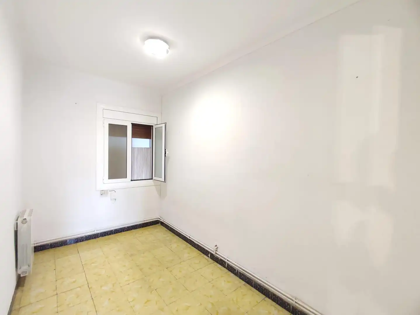 Schlafzimmer von Wohnung zum Verkauf in Manresa mit Balkon