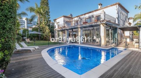 Encantadora villa cerca de el campo de golf de Guadalmina Alta