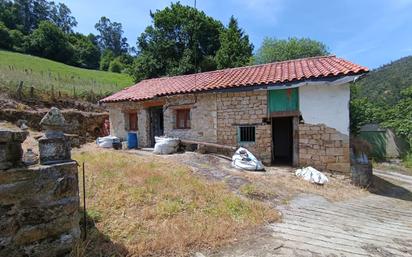 Exterior view of House or chalet for sale in Los Corrales de Buelna   with Private garden and Storage room