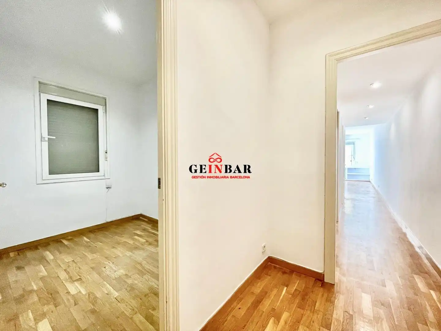 Piso en venta en Barcelona con Calefacción y Parquet