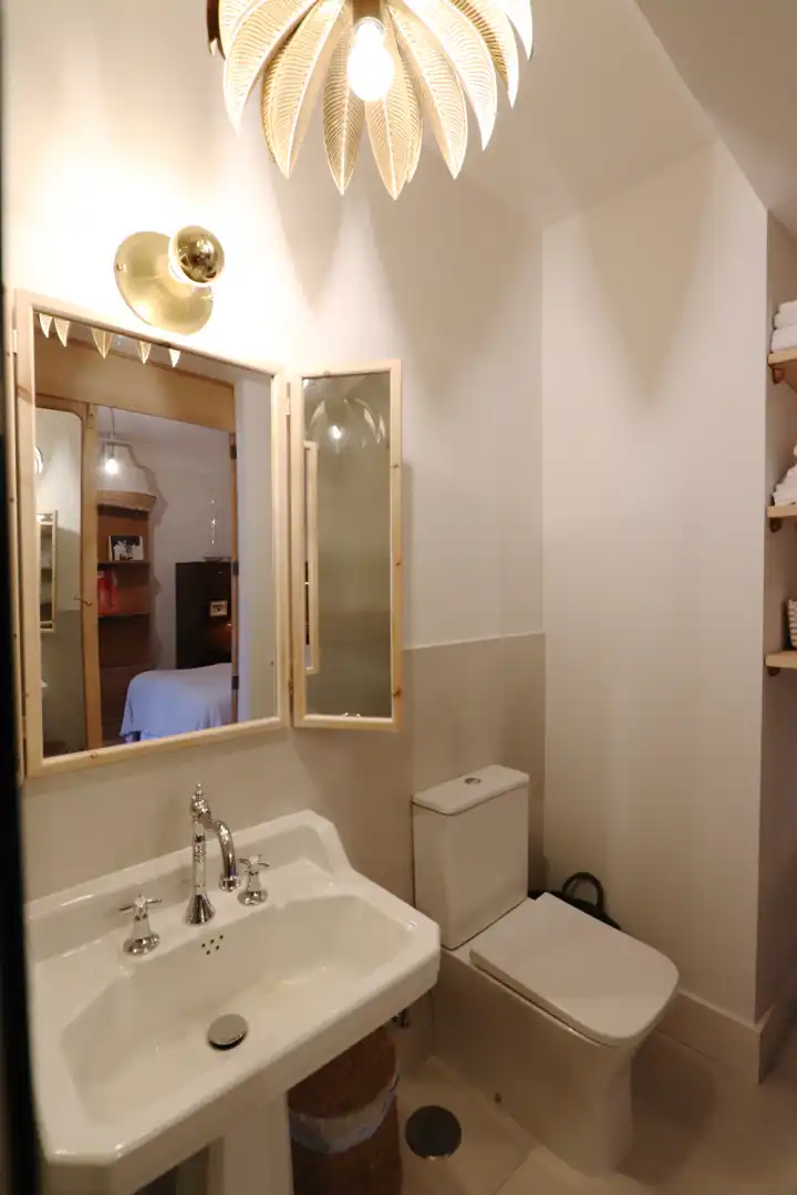 Bathroom of Flat for sale in Madrid  with Air Conditioner, Heating and Terrace