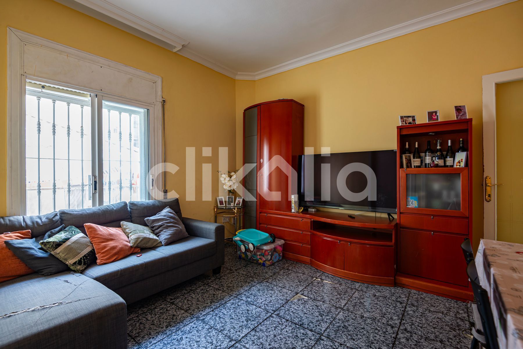 Living room of Planta baja for sale in L'Hospitalet de Llobregat