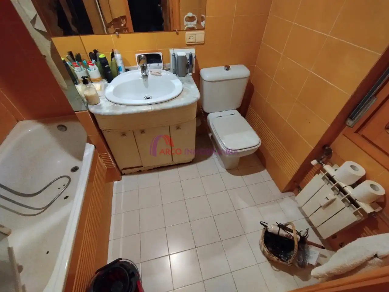 Bathroom of Flat for sale in Burgos  with Heating, Parquet flooring and Terrace