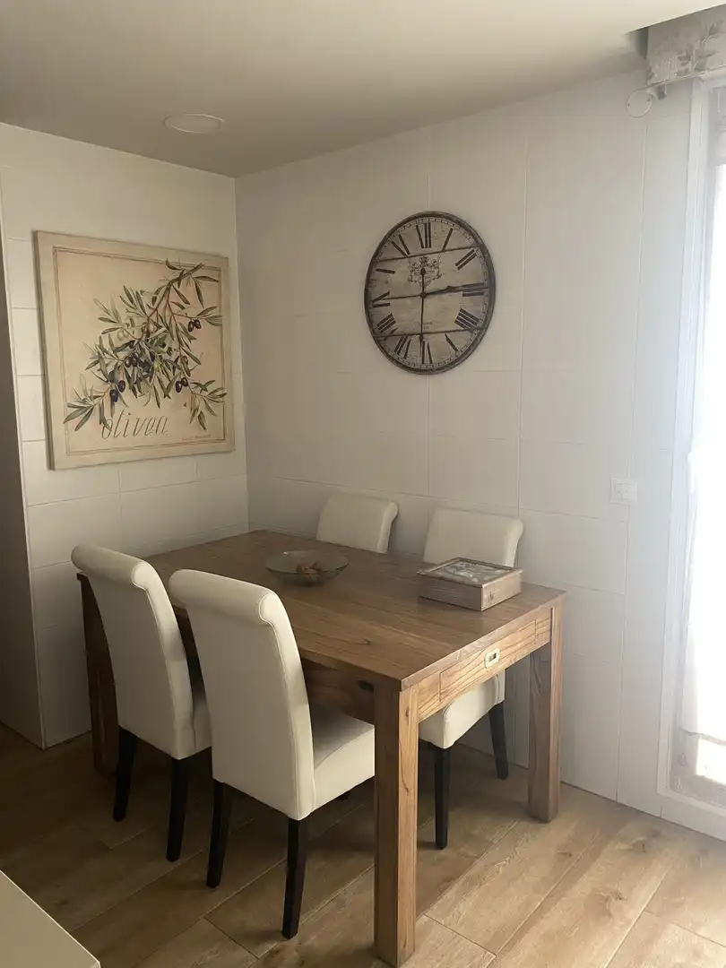 Comedor de Piso en venta en  Pamplona / Iruña con Parquet, Amueblado y Balcón