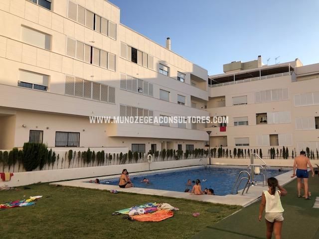 Piscina de Àtic de lloguer en Lucena amb Aire condicionat, Terrassa i Moblat