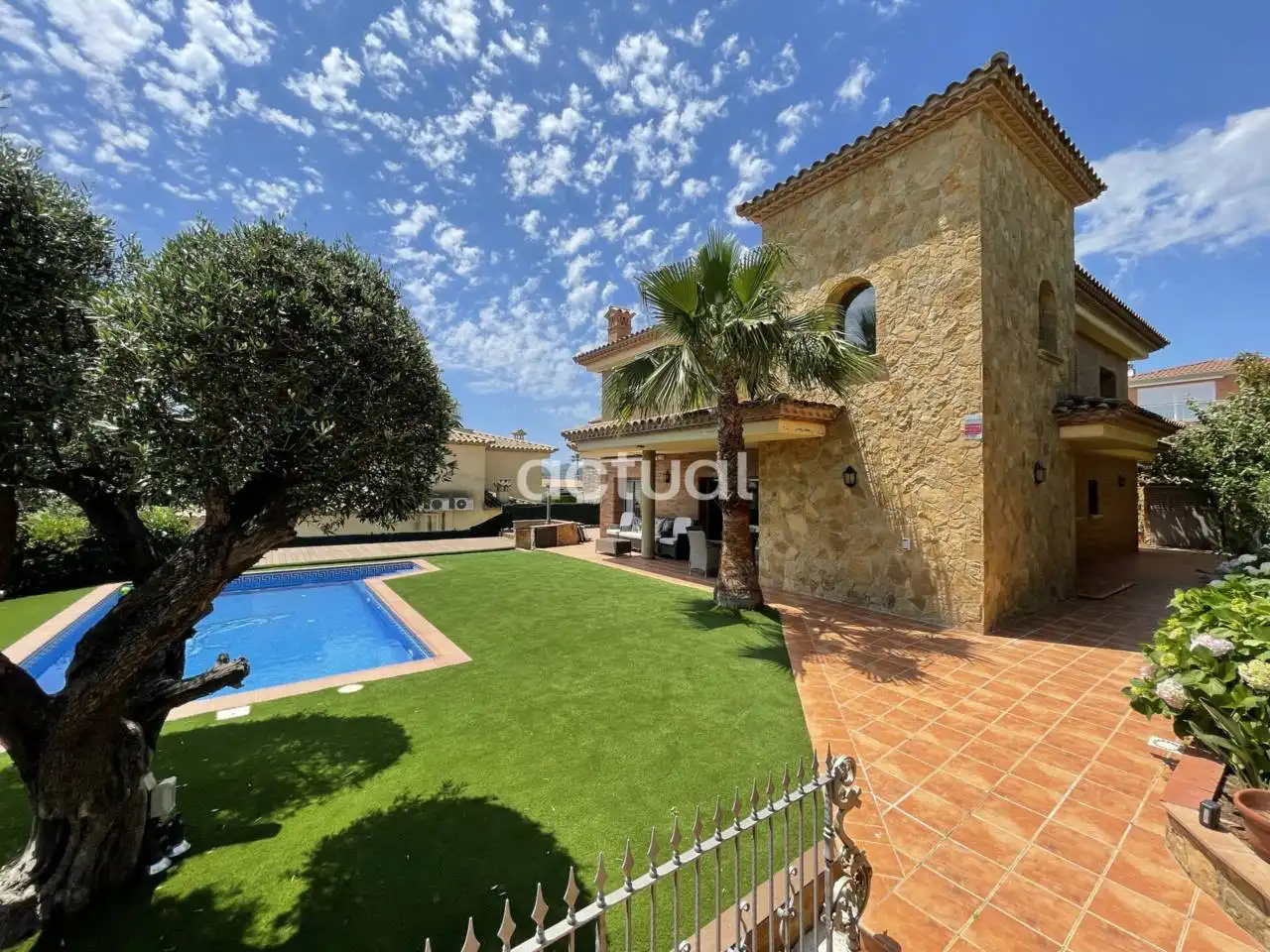 Casa con piscina in vendita a Avenida fanals, imagen 3