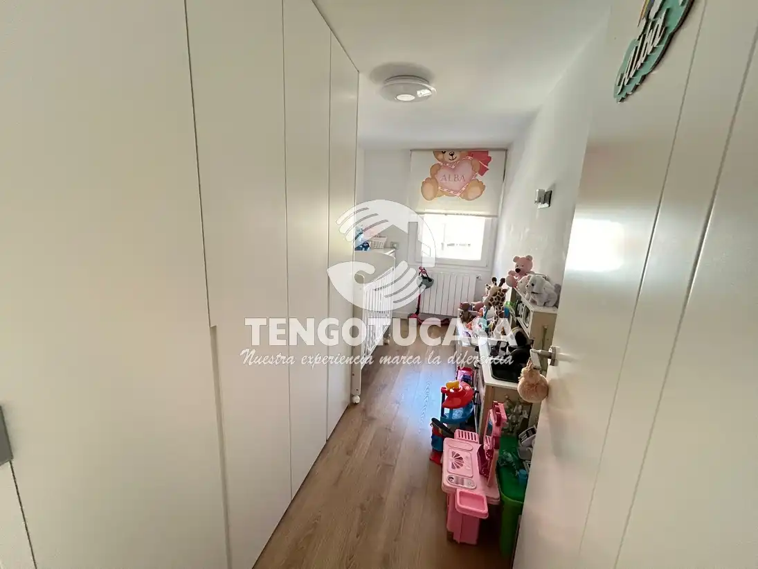 Bedroom of Flat for sale in Madrid  with Air Conditioner, Heating and Furnished