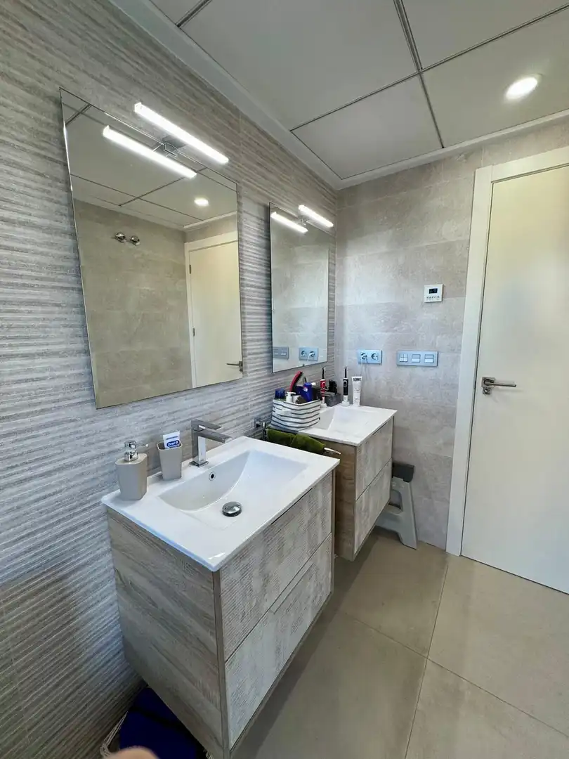 Baño de Casa adosada en venta en El Campello con Aire acondicionado, Calefacción y Terraza