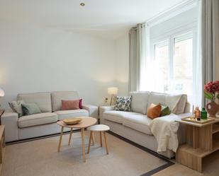 Sala d'estar de Apartament de lloguer en  Barcelona Capital amb Aire condicionat, Moblat i Forn