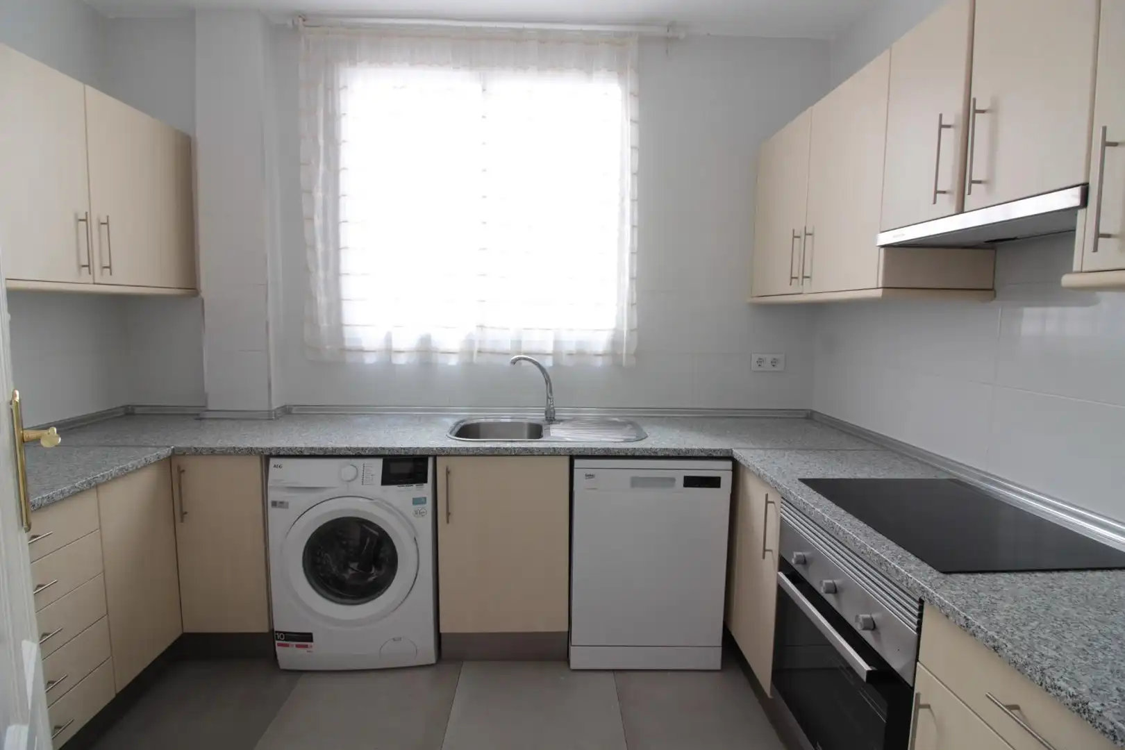 Cocina de Piso de alquiler en Valencia con Balcón