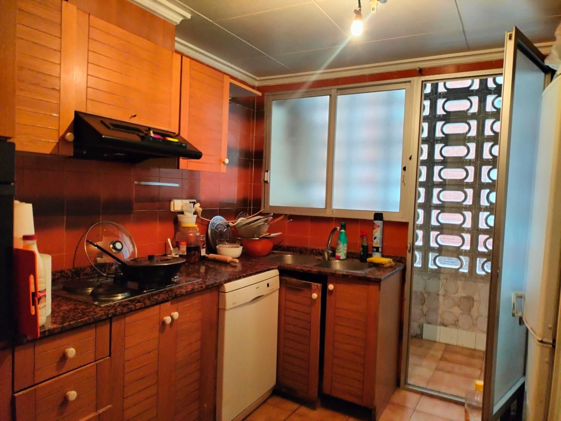 Kitchen of Flat for sale in Canals  with Storage room and Balcony