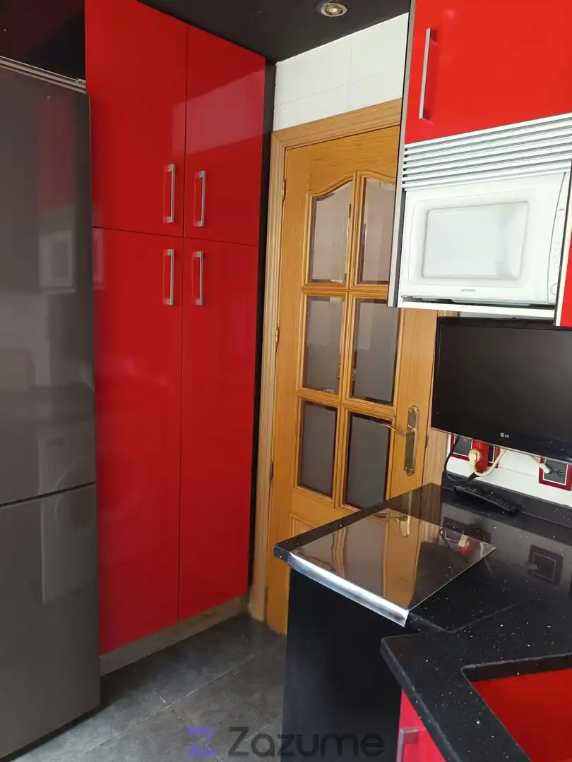 Kitchen of Flat for rent in Madrid  with Air Conditioner, Heating and Parquet flooring