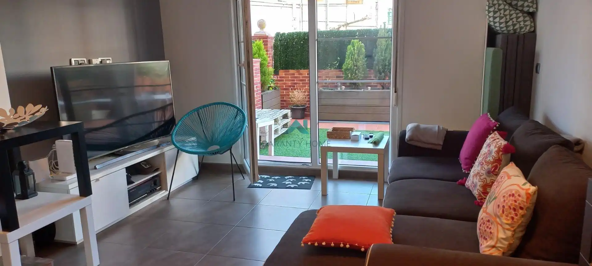 Wohnzimmer von Erdgeschoss zum Verkauf in Santoña mit Heizung und Privatgarten