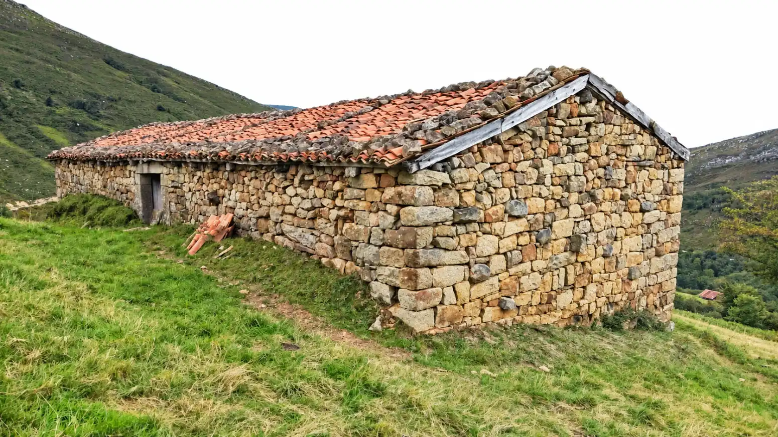 Casa amb jardí en venda a San Sebastián de Garabandal - MATAZORRA