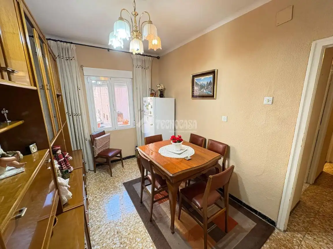 Comedor de Piso en venta en Madrid con Calefacción