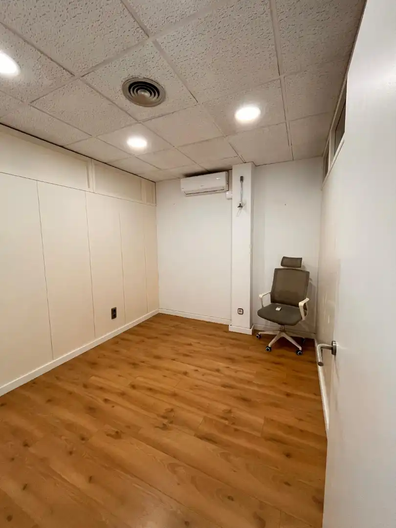 Local de lloguer en Terrassa amb Aire condicionat i Parquet