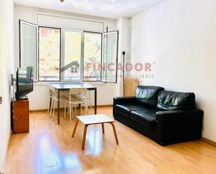 Living room of Flat for sale in  Barcelona Capital  with Heating and Parquet flooring