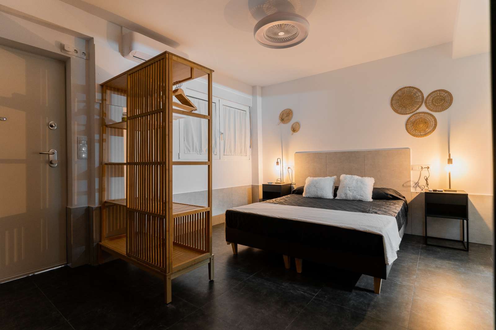 Habitación de Estudio para compartir en  Valencia Capital con Aire acondicionado, Terraza y Amueblado