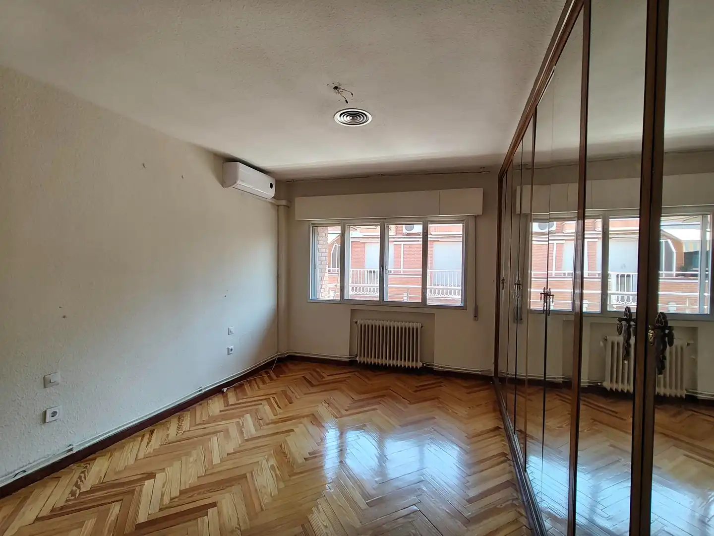 Bedroom of Flat for rent in Getafe  with Air Conditioner, Heating and Parquet flooring
