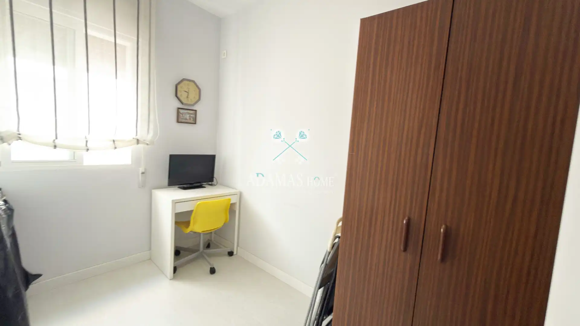 Bedroom of Flat for sale in Sevilla  with Air Conditioner and Balcony