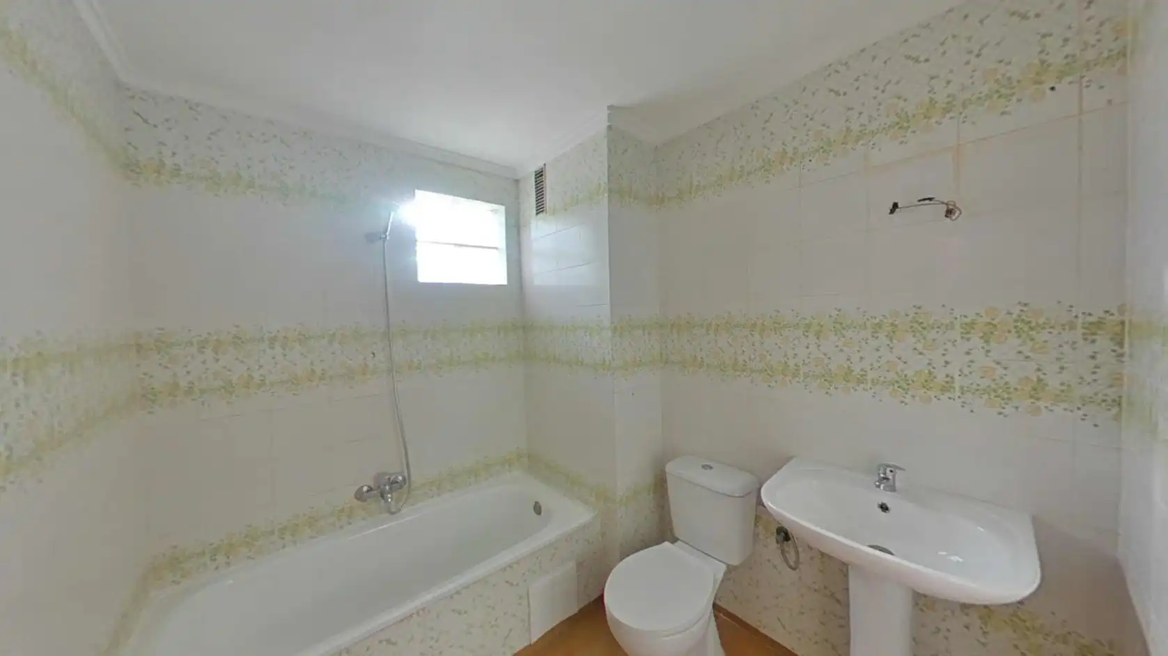 Bathroom of Flat for sale in Torrent