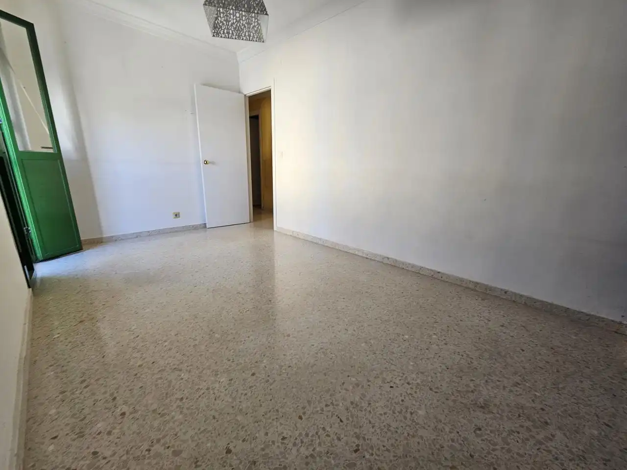 Habitación de Piso en venta en Lebrija con Trastero