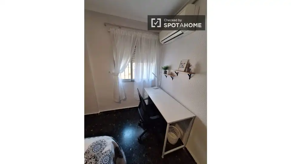 Bedroom of Flat for rent in Moncada  with Air Conditioner, Heating and Furnished