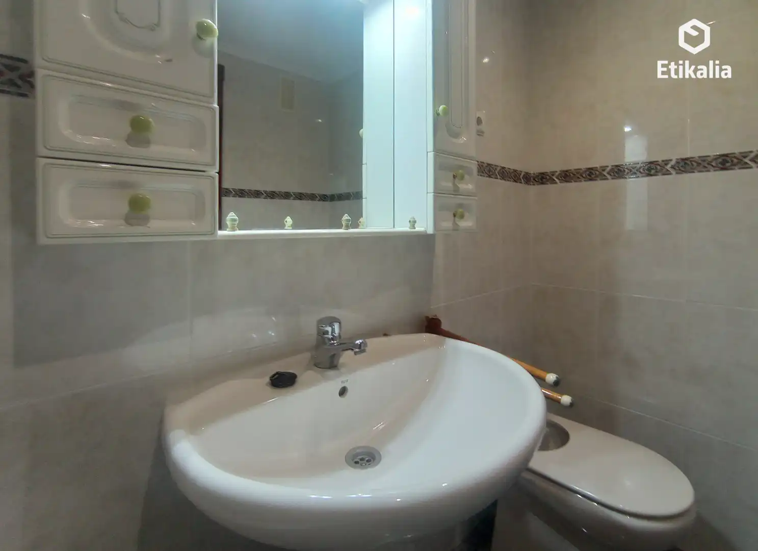 Badezimmer von Wohnung zur Miete in Portugalete mit Heizung