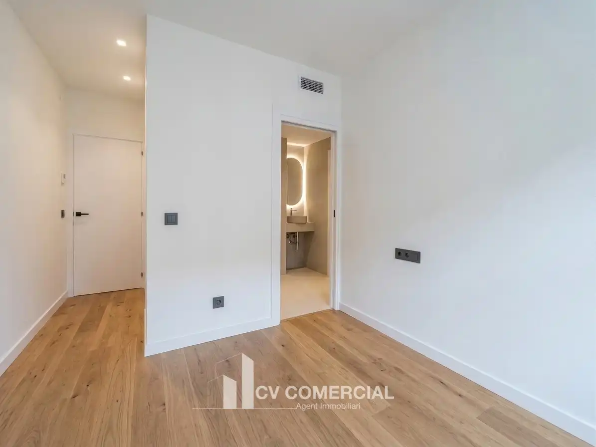 Bedroom of Flat for sale in Pallejà  with Air Conditioner, Heating and Parquet flooring