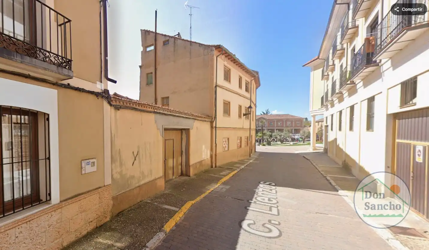 Vista exterior de Casa o xalet en venda en Medina de Rioseco amb Traster