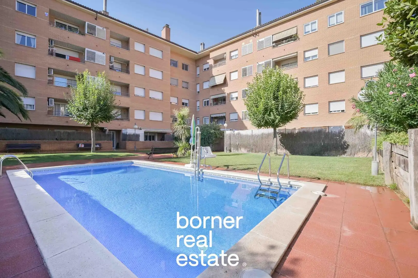 Vista exterior de Piso en venta en Rubí con Aire acondicionado, Calefacción y Parquet