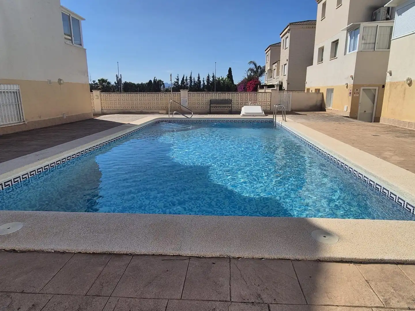 Piscina de Casa adosada de lloguer en Oliva amb Terrassa, Moblat i Balcó