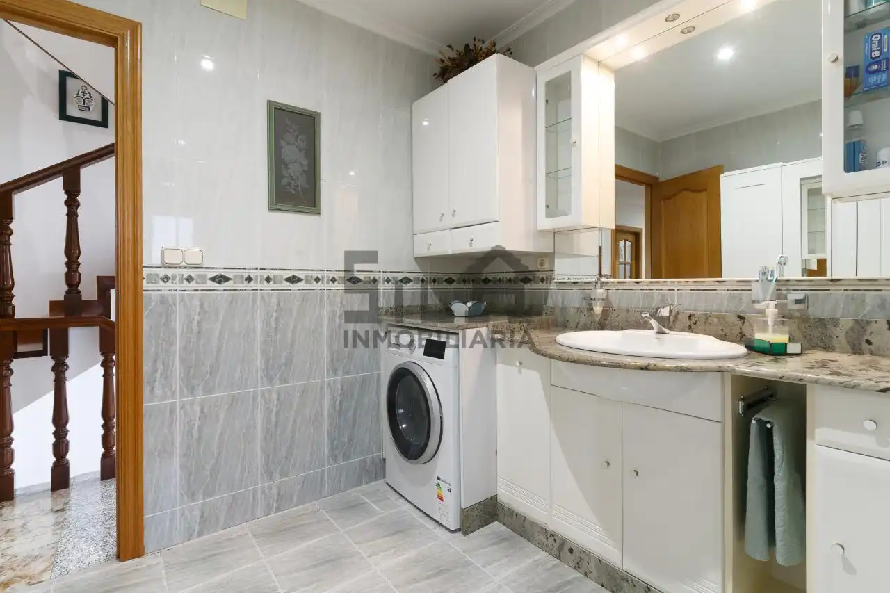 Bathroom of Houses for sale in Taboadela  with Heating, Private garden and Terrace