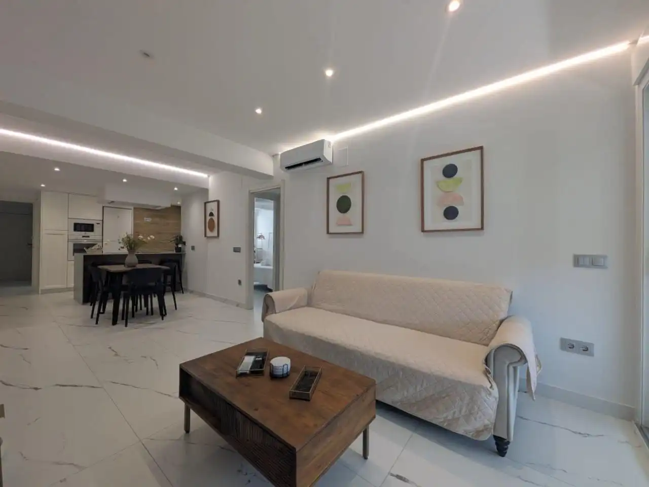 Living room of Flat for sale in Córdoba  with Air Conditioner, Terrace and Furnished